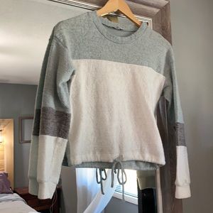 Buckle draw string sweater